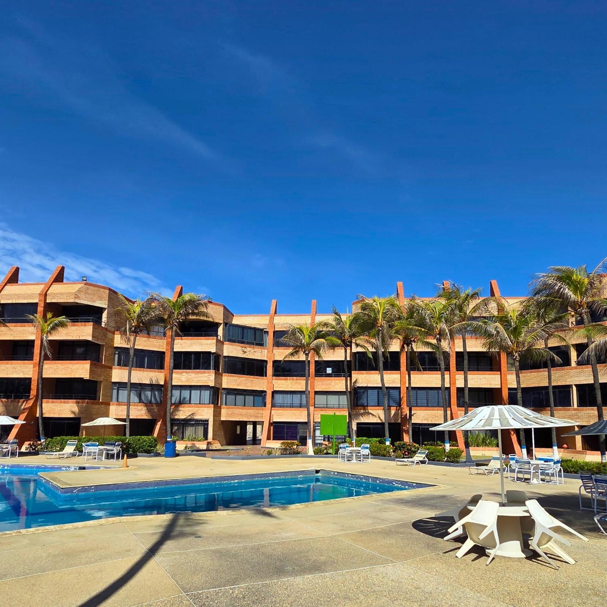Tucacas, Frente Al Mar, Balcon, Piscina Y Playa Privada Apartment Exterior photo