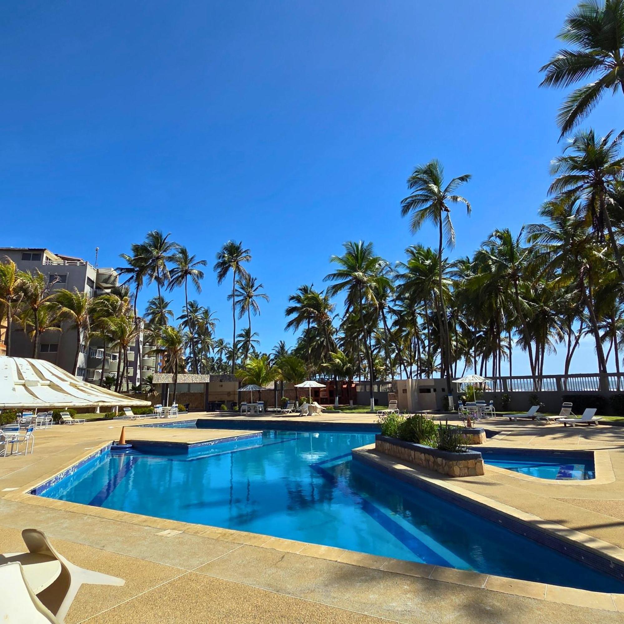 Tucacas, Frente Al Mar, Balcon, Piscina Y Playa Privada Apartment Exterior photo